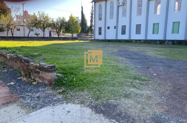 Terreno de esquina no Centro, para Locação