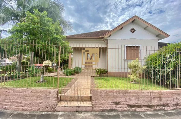 Casa de esquina no Bairro São Luiz