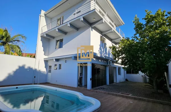 CASA COM 2 SUÍTES  - CENTRO