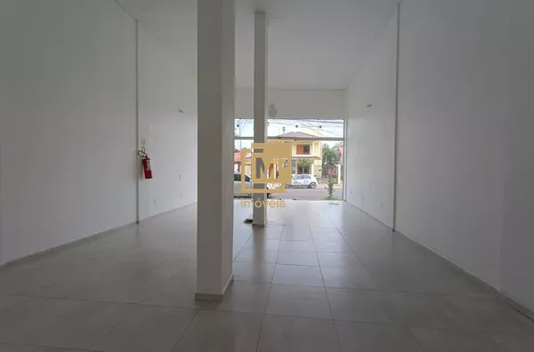 Aluguel de Sala Comercial em Sapiranga - Excelente Localização no Centro, Piso Porcelanato e Forro de Laje