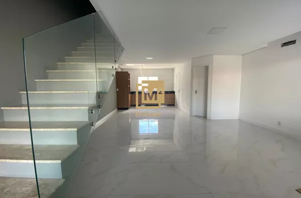 DISPONÍVEL EM BREVE -Sobrado de Alto Padrão no Bairro Centenário