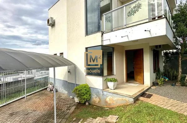 Sobrado com linda vista para o Morro Ferrabraz