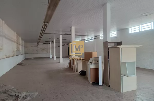 Prédio Comercial para Alugar em Amaral Ribeiro, Ótima Localização e Estrutura
