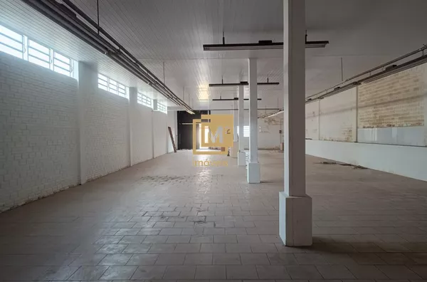 Prédio Comercial para Alugar em Amaral Ribeiro, Ótima Localização e Estrutura