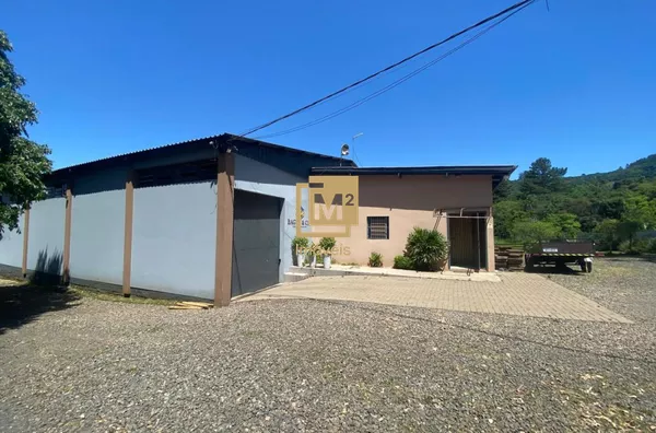 Linda chácara com amplo pavilhão
