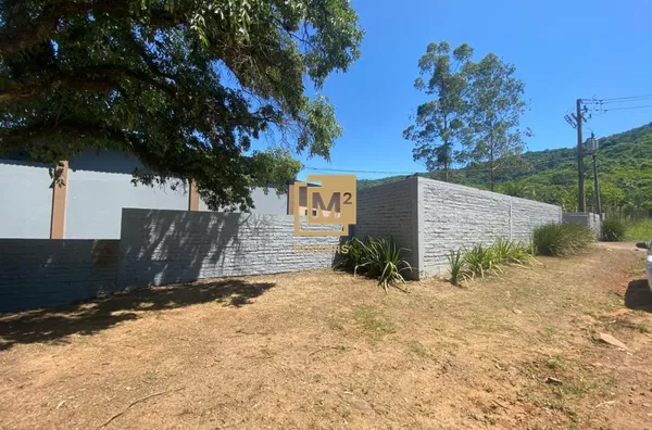 Linda chácara com amplo pavilhão