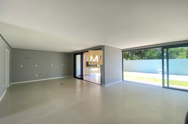 Casa alto padrão com Piscina à venda em Sapiranga, Bairro Centenário - 200m²
