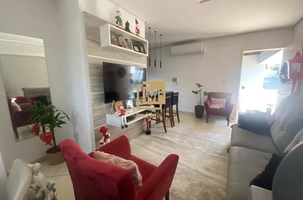 Lindo sobrado em condomínio fechado