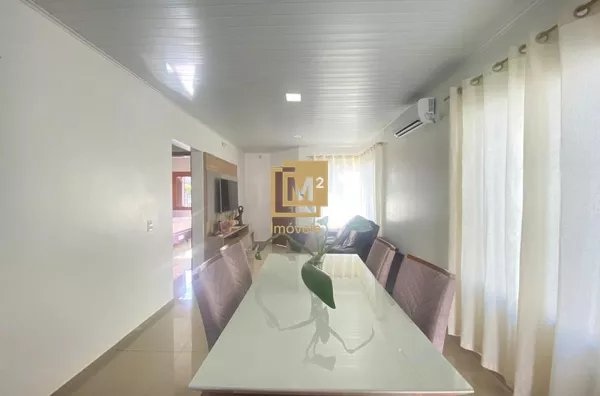 Casa com piscina no bairro São Luiz em Sapiranga.