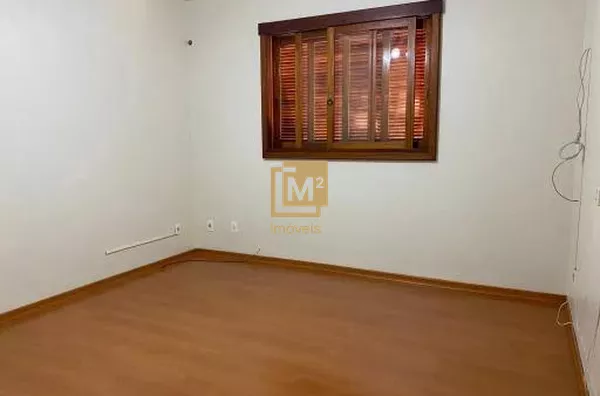 Casa ampla e bem localizada no Centro de Sapiranga