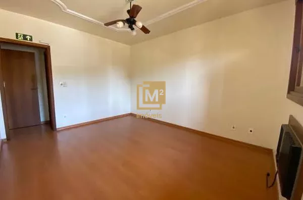 Casa ampla e bem localizada no Centro de Sapiranga