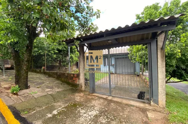 Casa de esquina a venda no bairro São Luiz