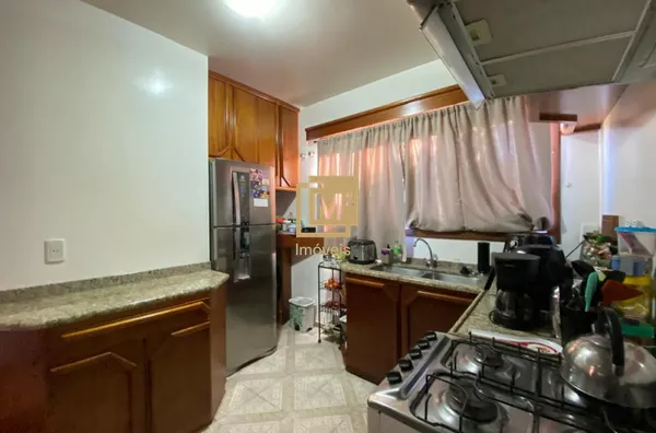 Sobrado com piscina no bairro Oeste