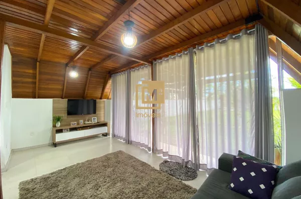 Lindo Sítio com piscina e cabana á venda.