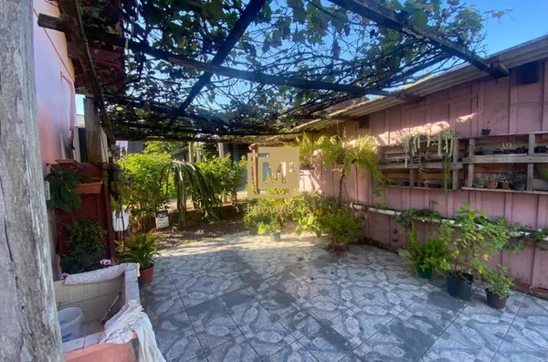 Casa à venda no bairro Centenário