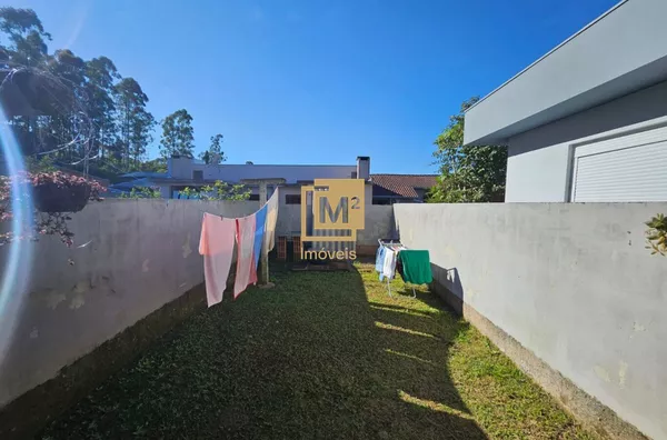 Sobrado com Pátio nos Fundos à Venda em Sapiranga