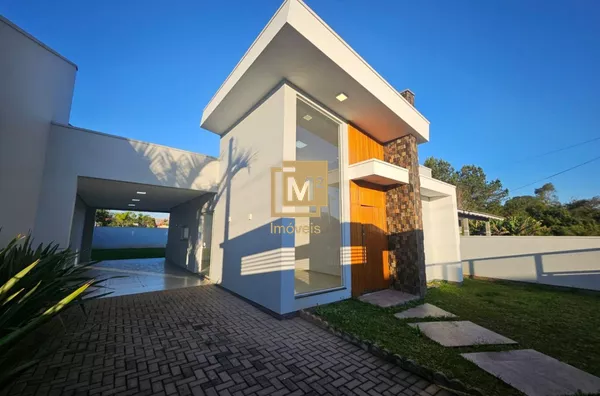 Venda de casa com pátio e churrasqueira em Sapiranga