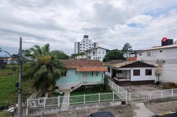CASA - CENTRO - IÇARA