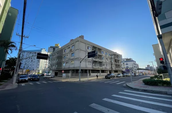 APARTAMENTO NO ED. LUCIANE - COMERCIÁRIO, CRICIÚMA