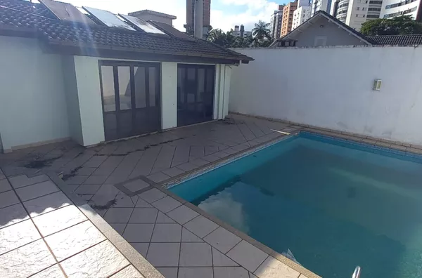 CASA ALTO PADRÃO - MICHEL - CRICIUMA