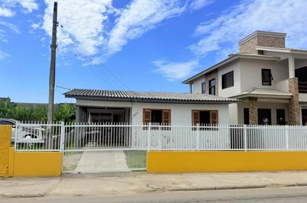 CASA - ZONA SUL- BALNEÁRIO RINCÃO