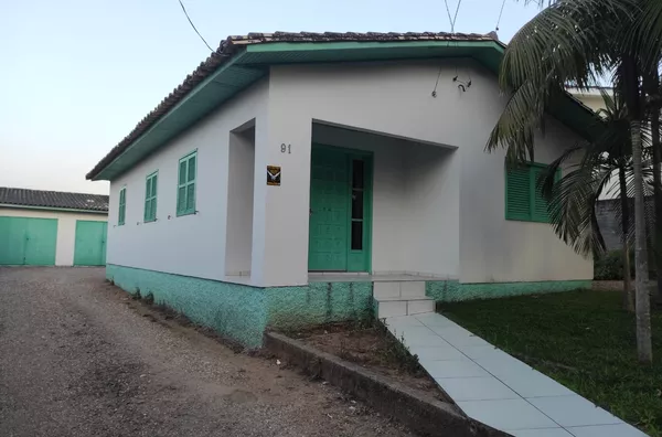CASA COM EDÍCULA - JARDIM ELIZABETE, IÇARA