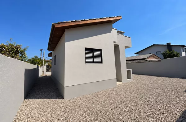 CASA - CENTRO - IÇARA