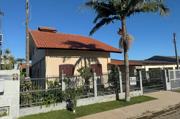 CASA COM EDÍCULA, MOBILIADA, ZONA NORTE-BALNEÁRIO RINCÃO