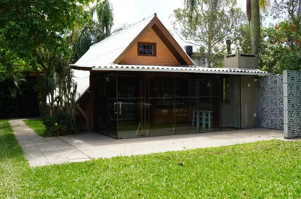 CABANA ALTO PADRÃO - COND. VILLA SUÍÇA - LAGOA DOS ESTEVES, BALNEÁRIO RINCÃO