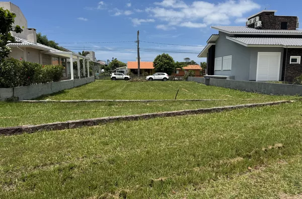 TERRENO NO CONDOMÍNIO VILLA SUIÇA, LAGOA DOS ESTEVES, BALNEÁRIO RINCÃO