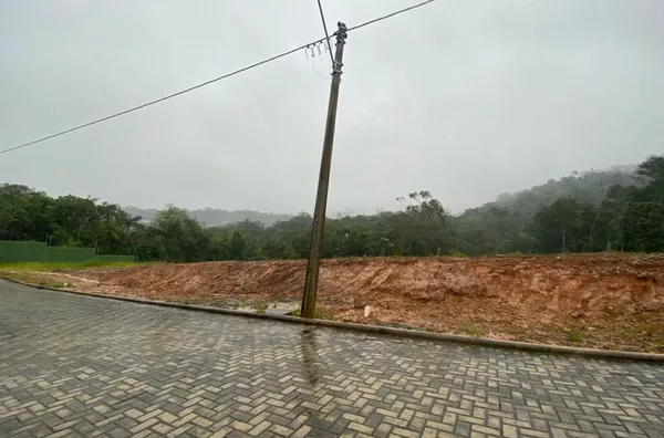 TERRENOS, COND. MONTEBELLO – COCAL DO SUL