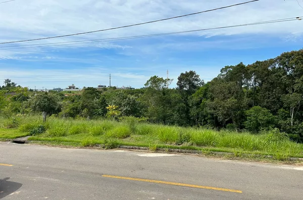 TERRENO, PRIMEIRA LINHA – CRICIÚMA