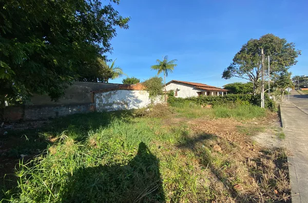 TERRENO-PRIMEIRO DE MAIO. IÇARA