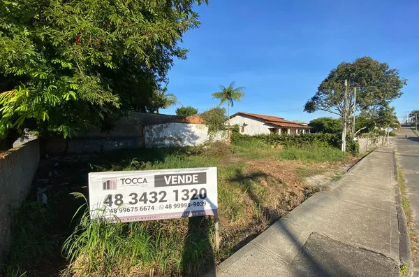 TERRENO-PRIMEIRO DE MAIO. IÇARA