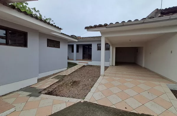 CASA COM EDÍCULA, QUARTA LINHA - CRICIÚMA