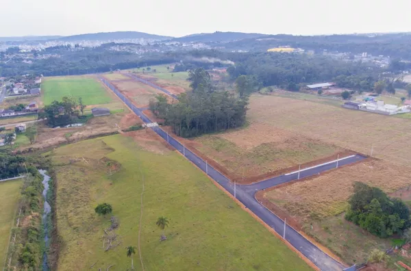 TERRENOS, LOT. PARQUE DAS ROSAS - PRIMEIRA LINHA, CRICIÚMA