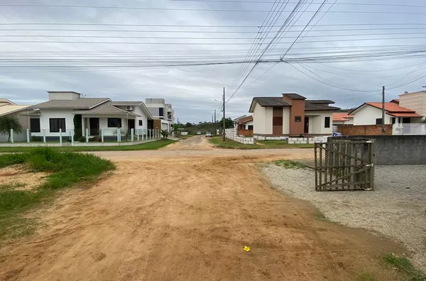CASA, LOMBAS PEDREIRA - BALNEÁRIO RINCÃO/SC