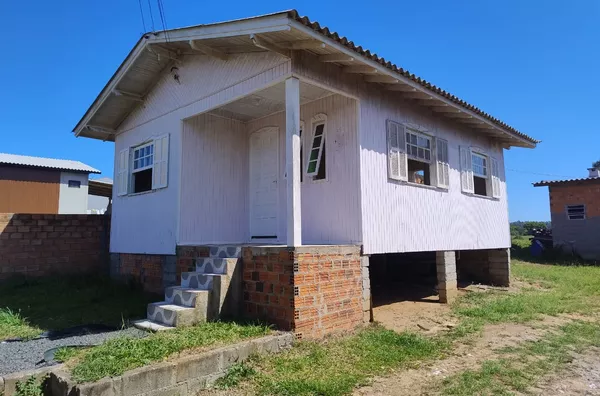CASA DE MADEIRA - LOMBAS/ PEDREIRAS, IÇARA