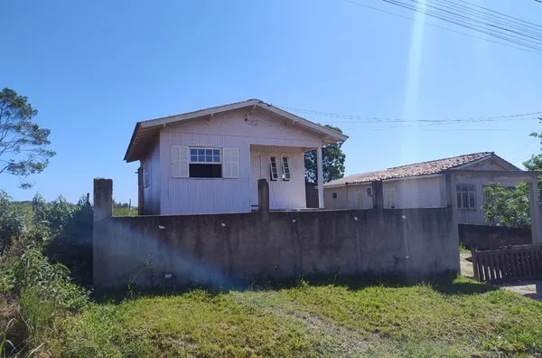 CASA DE MADEIRA - LOMBAS/ PEDREIRAS, IÇARA