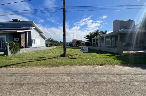 TERRENO NO CONDOMÍNIO VILLA SUIÇA, LAGOA DOS ESTEVES, BALNEÁRIO RINCÃO
