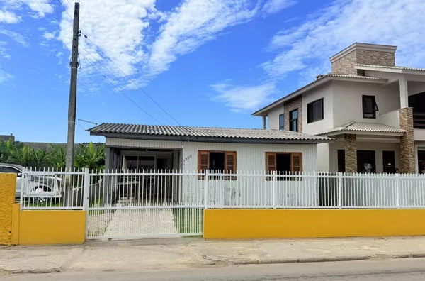 CASA - ZONA SUL - BALNEÁRIO RINCÃO