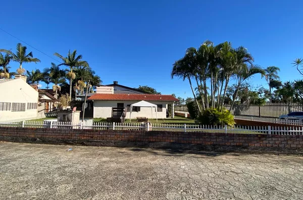 CASA - LAGOA DOS ESTEVES - BALN. RINCÃO