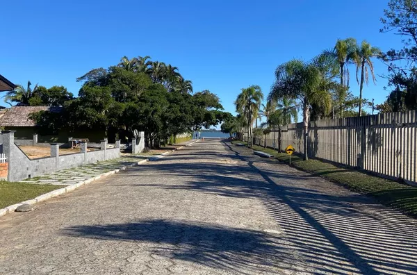 CASA - LAGOA DOS ESTEVES - BALN. RINCÃO