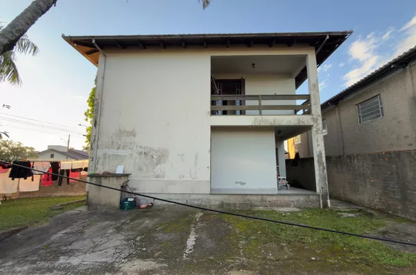 CASA - PRIMEIRO DE MAIO - IÇARA
