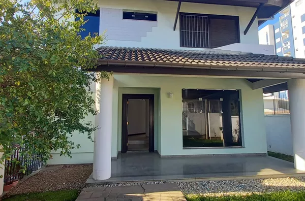 CASA ALTO PADRÃO - MICHEL - CRICIUMA
