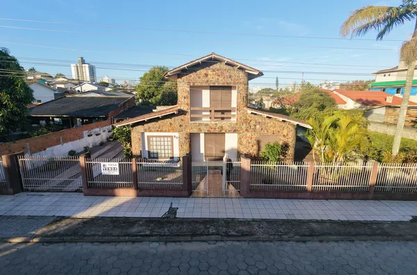 CASA - CENTRO - IÇARA