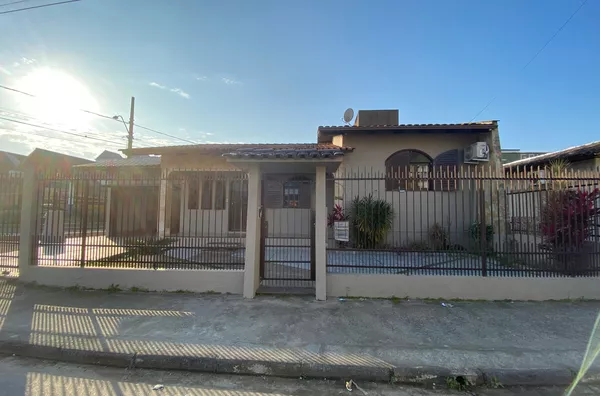 CASA-CENTRO-IÇARA