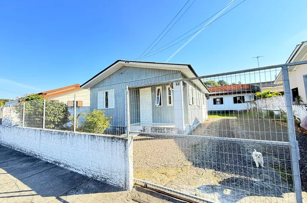 CASA COM EDÍCULA - JARDIM ELIZABETE - IÇARA/SC
