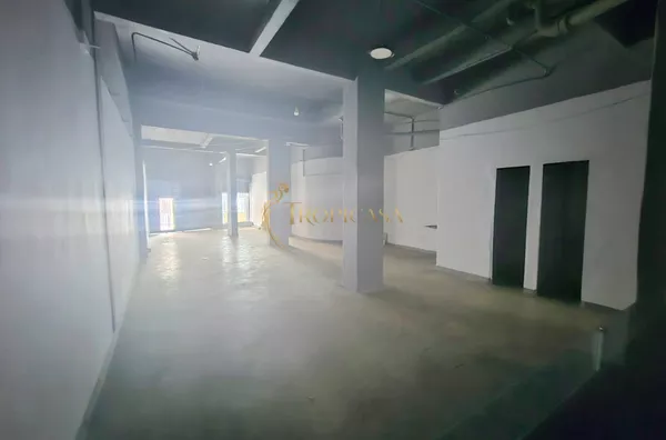 Loja Comercial à Venda ou Locação no Humaitá | 256m², Frente para Rua e Alto Fluxo Comercial