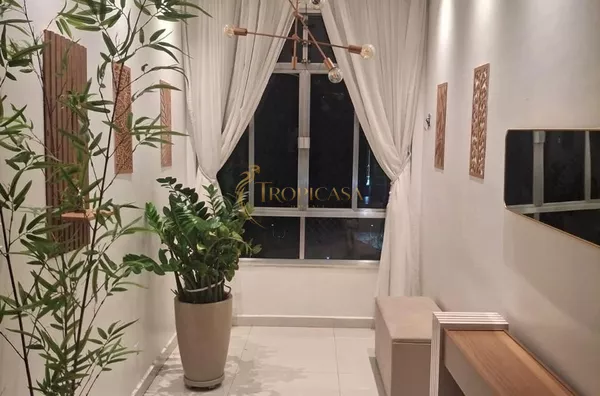Apartamento à Venda em Copacabana | 90m², Porteira Fechada, Varanda, 3 Quartos e Vaga